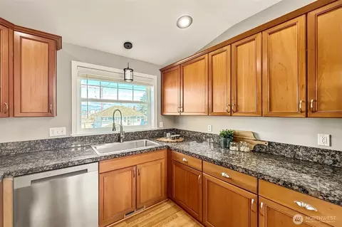 Kitchen - 3111 Norton Ave #C, Everett, WA 98201 photo 1 of 2