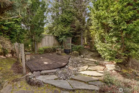 Exterior - 606 Wetmore Ave, Everett, WA 98201 photo 6 of 6