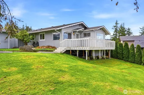 206 E Wall St, Camano Island, WA 98282