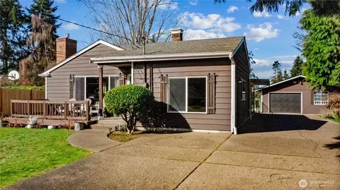 4226 Sunset Dr W, University Place, WA 98466