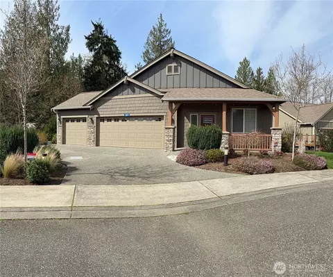 321 Twin Brooks Dr, Mount Vernon, WA 98274
