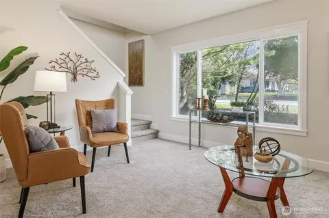 Living - 1910 Chestnut St, Everett, WA 98201 photo 1 of 3