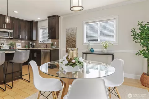 Dining - 1910 Chestnut St, Everett, WA 98201 photo 3 of 4