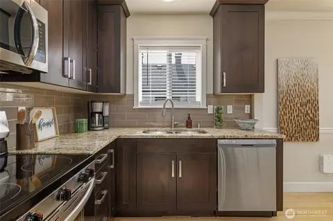 Kitchen - 1910 Chestnut St, Everett, WA 98201 photo 2 of 5