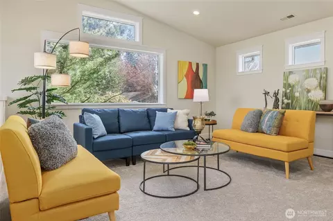 Living - 1910 Chestnut St, Everett, WA 98201 photo 3 of 3