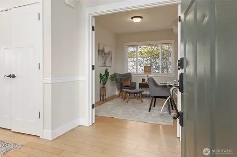 Entry Way - 1910 Chestnut St, Everett, WA 98201 photo 1 of 1