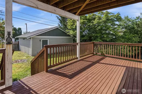 Exterior - 1910 Chestnut St, Everett, WA 98201 photo 3 of 7