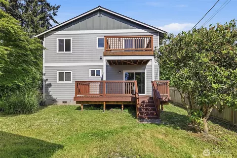 Exterior - 1910 Chestnut St, Everett, WA 98201 photo 5 of 7