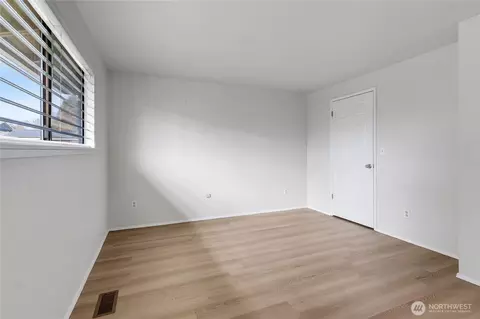 Bedroom - 314 Alder Ave, Sumner, WA 98390 photo 2 of 3