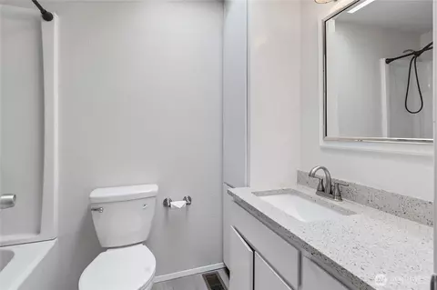 Bath - 314 Alder Ave, Sumner, WA 98390 photo 1 of 2