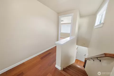 Entry Way - 1721 Madison St #B, Everett, WA 98203 photo 1 of 1