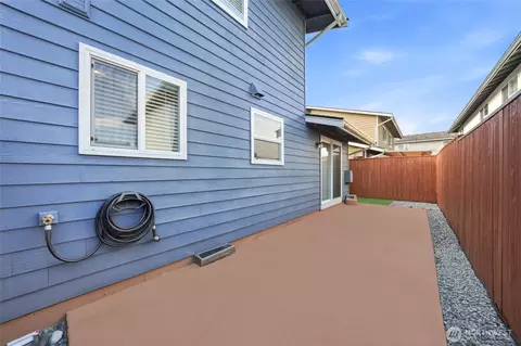 Exterior - 1721 Madison St #B, Everett, WA 98203 photo 5 of 5