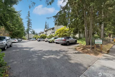 5806 200th St SW #F, Lynnwood, WA 98036