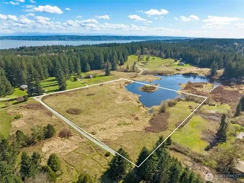 4320 Barbara Ln, Clinton, WA 98236