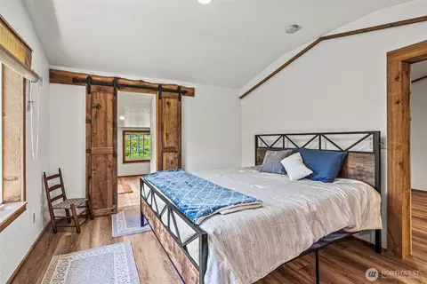 Bedroom - 152 Simme Valley Ln, Winlock, WA 98596 photo 5 of 5