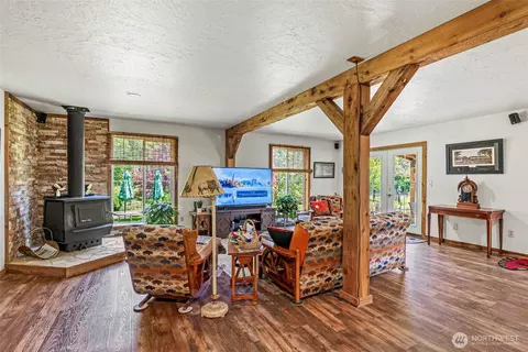 Living - 152 Simme Valley Ln, Winlock, WA 98596 photo 3 of 3
