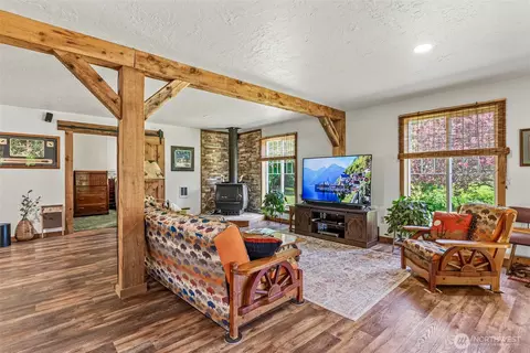 Living - 152 Simme Valley Ln, Winlock, WA 98596 photo 2 of 3