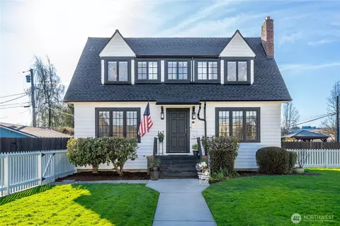 926 Lewis Ave, Sumner, WA 98390