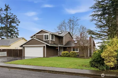 19855 Stavanger Loop NE, Poulsbo, WA 98370