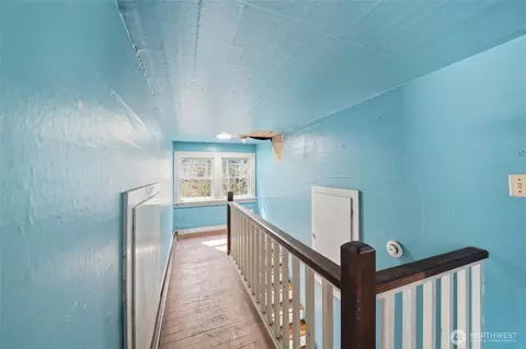 Entry Way - 5224 Lowell Larimer Rd, Everett, WA 98208 photo 1 of 1