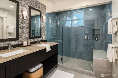 Bath - 952 16th Ave E, Seattle, WA 98112 photo 2 of 2