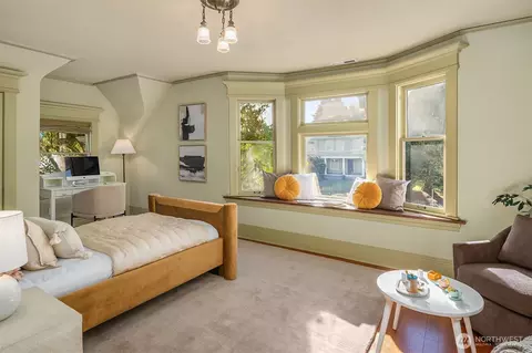 Bedroom - 952 16th Ave E, Seattle, WA 98112 photo 1 of 3