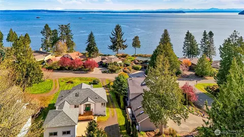 82 Montgomery Ln, Port Ludlow, WA 98365