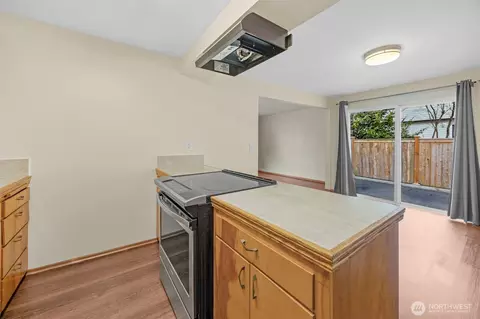 Kitchen - 212 Madison St, Everett, WA 98203 photo 2 of 4