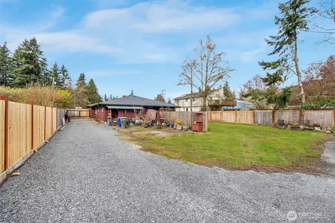 Exterior - 212 Madison St, Everett, WA 98203 photo 4 of 11