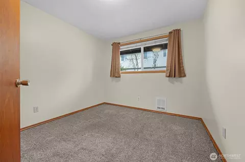 Bedroom - 212 Madison St, Everett, WA 98203 photo 1 of 4