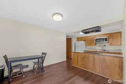 Dining - 212 Madison St, Everett, WA 98203 photo 1 of 2