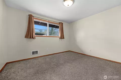 Bedroom - 212 Madison St, Everett, WA 98203 photo 2 of 4