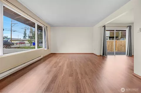 Living - 212 Madison St, Everett, WA 98203 photo 3 of 8
