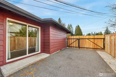 Exterior - 212 Madison St, Everett, WA 98203 photo 10 of 11
