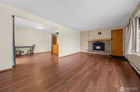 Living - 212 Madison St, Everett, WA 98203 photo 5 of 8