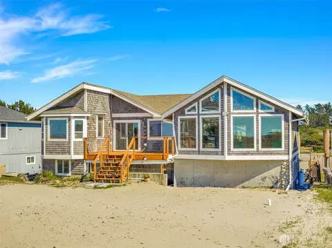35405 F Pl, Ocean Park, WA 98640