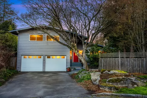 8523 224th St SW, Edmonds, WA 98026