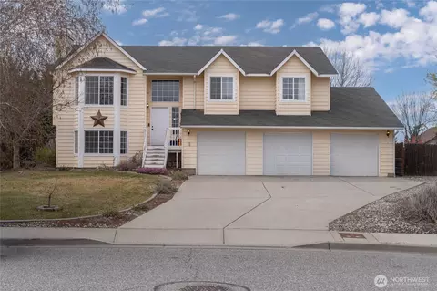 2371 Veedol Dr E, East Wenatchee, WA 98802