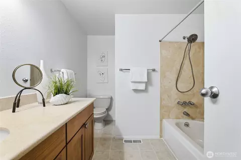 Bath - 2325 172nd Pl SE, Bothell, WA 98012 photo 1 of 4