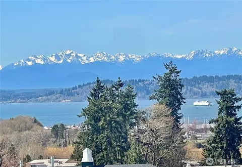 556 Holly Dr, Edmonds, WA 98020