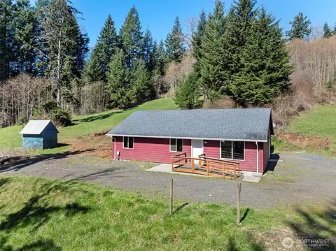110 Sunny Basin Rd, Castle Rock, WA 98611