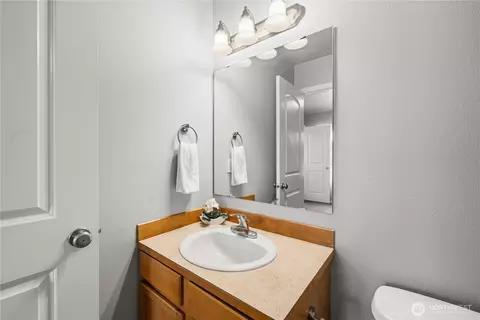 Bath - 816 Cherry Ave #5A&B, Sumner, WA 98390 photo 2 of 6