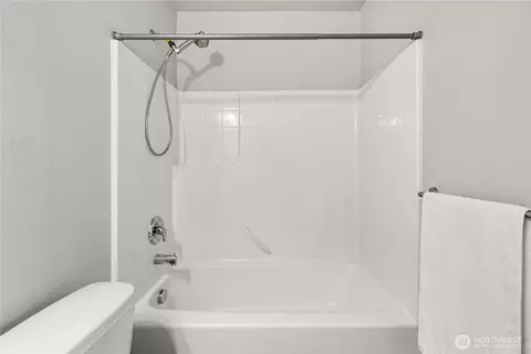 Bath - 816 Cherry Ave #5A&B, Sumner, WA 98390 photo 3 of 6