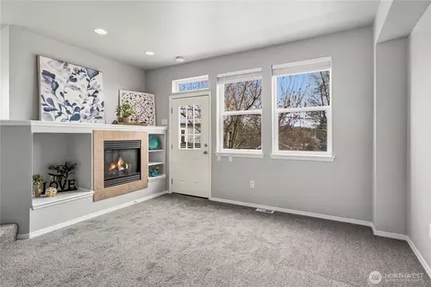 Living - 816 Cherry Ave #5A&B, Sumner, WA 98390 photo 1 of 3