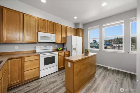 Kitchen - 816 Cherry Ave #5A&B, Sumner, WA 98390 photo 1 of 6