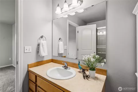 Bath - 816 Cherry Ave #5A&B, Sumner, WA 98390 photo 5 of 6