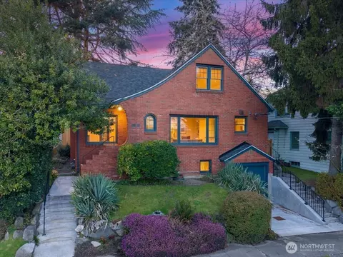 6517 Fremont Ave N, Seattle, WA 98103