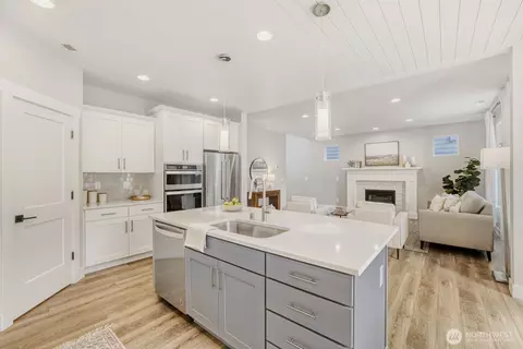 Kitchen - 4022 215 Pl SE, Bothell, WA 98021 photo 3 of 3