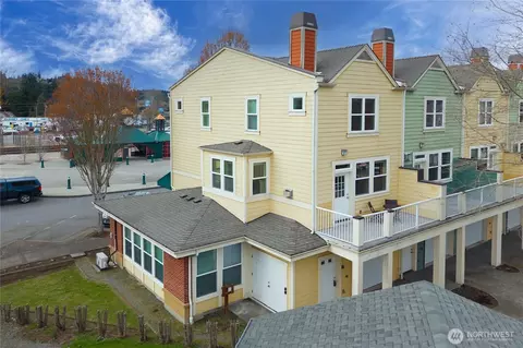 816 Cherry Ave #1A&B, Sumner, WA 98390
