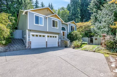 2703 5th St SW, Puyallup, WA 98373